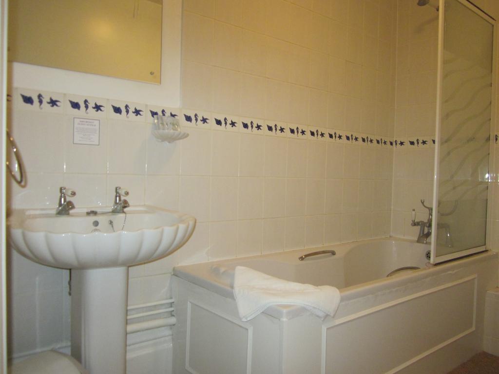 The Highcliffe Hotel คลีฟดอน ห้อง รูปภาพ