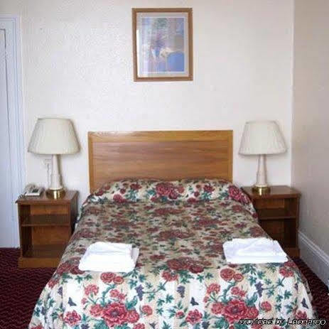 The Highcliffe Hotel คลีฟดอน ภายนอก รูปภาพ